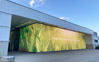 LED Outdoor Wand installiert bei der WILO Group in Dortmund auf dem Campus der Technikzentrale.